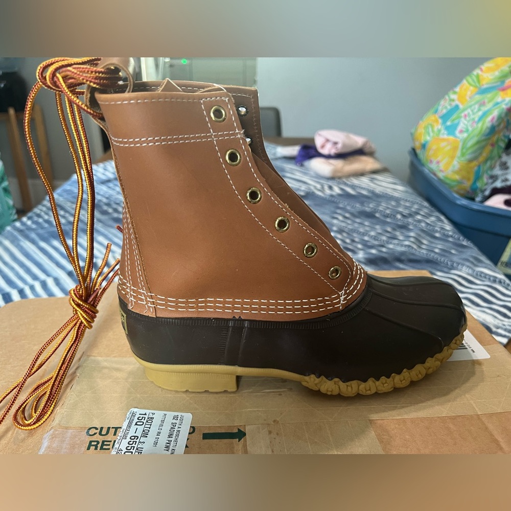 NIB LL Bean women's boots. Size 8 W